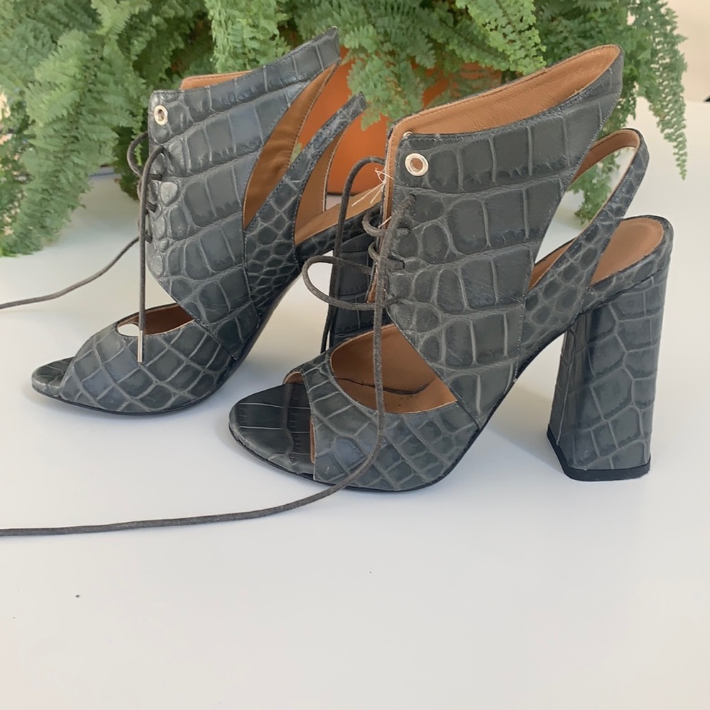 Raoul heeled sandal sz 6.5
